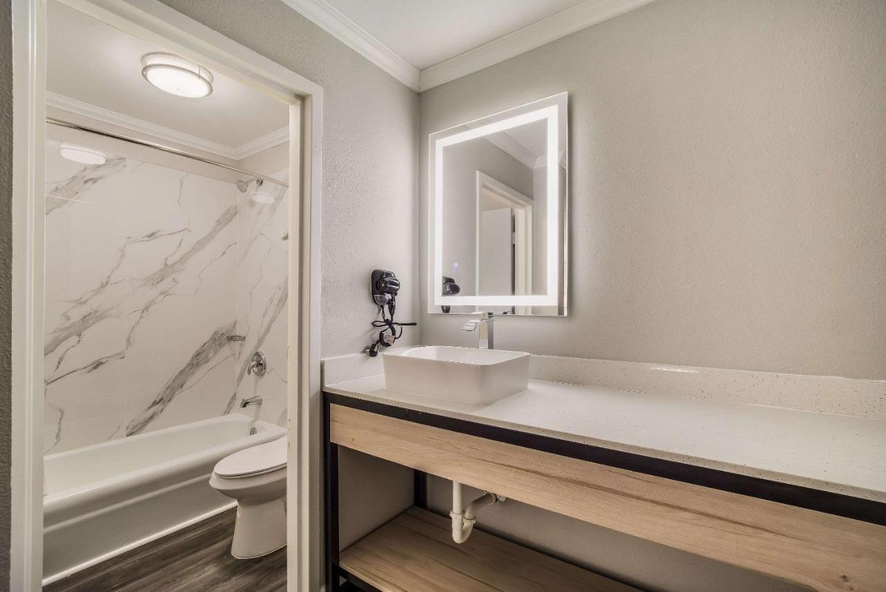 Mainstay Suites פלורנס מראה חיצוני תמונה